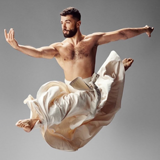 Il ballerino Ahmad Joudeh presenta il suo libro &quot;Danza o muori&quot;