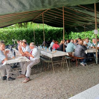 Il gruppo Alpini di Borgomanero ospite al convento del monte Mesma