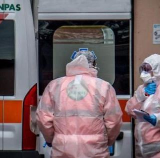 La fondazione comunitaria dona protezioni e disinfettanti ai volontari