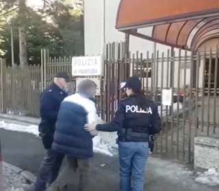 Notizie dal Piemonte. Estradato in Italia l'autista di scuolabus accusato di violenza sessuale su disabili nel Torinese