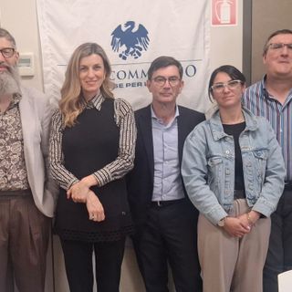 𝐼𝑛 𝑓𝑜𝑡𝑜 𝑑𝑎 𝑠𝑖𝑛𝑖𝑠𝑡𝑟𝑎 𝐿𝑢𝑐𝑎 𝐶𝑎𝑐𝑐𝑖𝑎, 𝐴𝑛𝑛𝑎 𝐵𝑜𝑛𝑎𝑣𝑒𝑟𝑎, 𝐺𝑖𝑎𝑐𝑜𝑚𝑜 𝐹𝑒𝑟𝑟𝑎𝑟𝑖𝑠, 𝑁𝑎𝑜𝑚𝑖 𝑀𝑜𝑛𝑒𝑑𝑎, 𝐹𝑎𝑏𝑟𝑖𝑧𝑖𝑜 𝐶𝑎𝑠𝑡𝑎𝑔𝑛𝑎