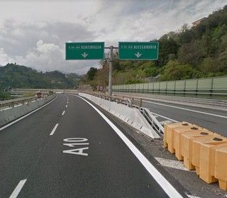 Cronaca del Nord-Ovest. Chiusura dell'A26, Toti: «Non possiamo reggere, il governo intervenga con il genio militare. Come se fossimo in tempo di guerra»