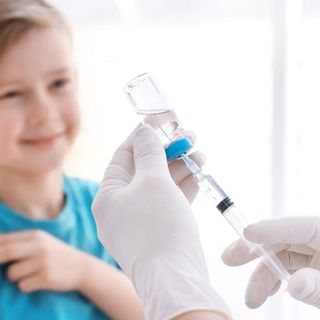 Vaccini antinfluenzali, Ritardi nella consegna: “La Regione pronta a rivalersi sulla Sanofi”