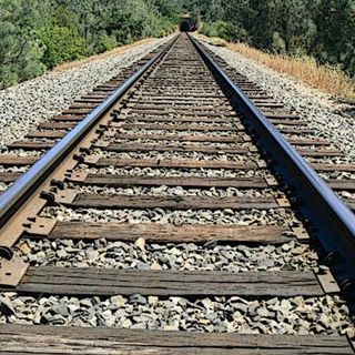 Riuniti a Palazzo Natta gli enti interessati al ripristino della linea ferroviaria Arona - Santhià