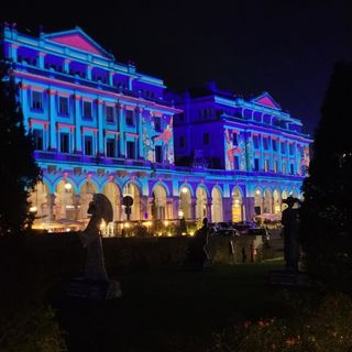 Meraviglia di Natale a Novara con una magia di luci e festa