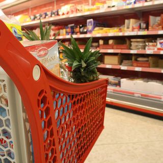 Partito il trimestre anti inflazione, ecco l'elenco di negozi, farmacie e supermercati che hanno aderito nel novarese