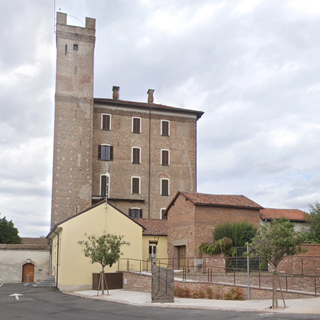 Una serata gialla per sostenere la terapia intensiva neonatale di Novara