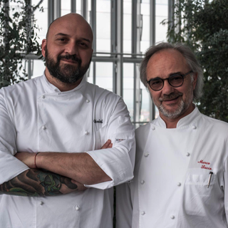 I complimenti di chef Sacco a Christian Balzo per la stella Michelin