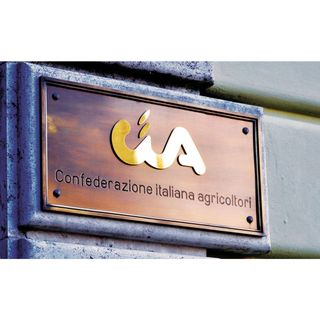 CIA: aperti fioristi, garden center e vivai, ma la gente non può raggiungerli
