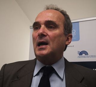 Coronavirus, il virologo Di Perri: &quot;In Piemonte meno tamponi per problema di forniture. Ieri fatti seimila ma ne servono dodicimila&quot;