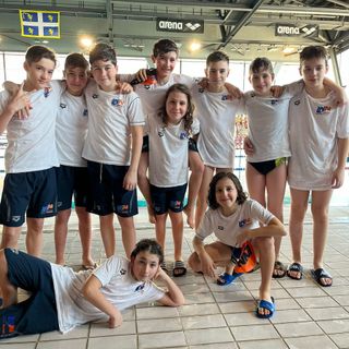 Gran Prix “esordienti” di nuoto: Davide Ingrosso trionfa tra gli “a”, Matilde Pezzoni primeggia tra le “b1”