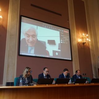 Due scuole novaresi premiate per la didattica innovativa sui laboratori microbiologici