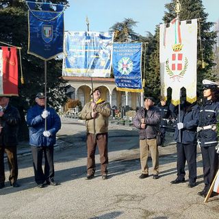 Al cimitero la cerimonia ufficiale per il giorno della memoria
