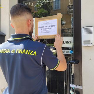 La Finanza sequestra un “compro oro” abusivo a Novara
