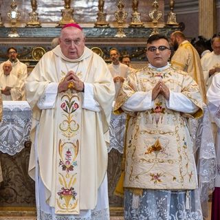 Il sindaco Federico Binatti si congratula per l’ordinazione diaconale di don Fittipaldi