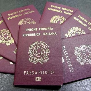 Passaporto in posta: entro luglio disponibile in tutti gli uffici Italiani