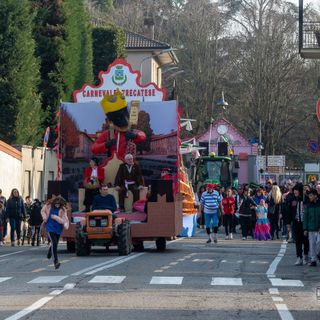 Concluso il carnevale di Trecate con sfilata e cerimonia di premiazione. FOTO