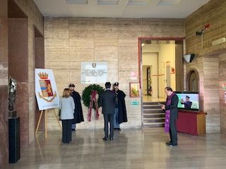 Coronavirus: festa Polizia, a Novara agenti volontari cosegnano mascherine