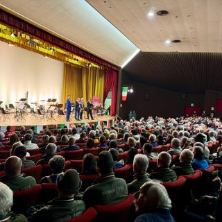 Teatro Nuovo gremito per il concerto della Fanfara Alpina Taurinense