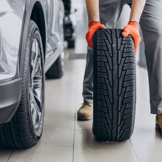 Da lunedì 15 aprile è necessario procedere al cambio gomme da invernali ad estive