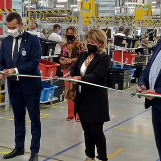 Inaugurato oggi il centro Amazon di Agognate
