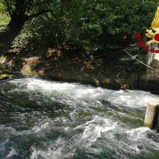 I Vigili del Fuoco si sono esercitati nel fiume a Galliate