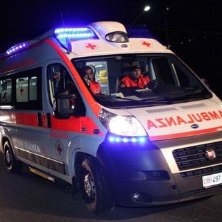 Giovane di 19 anni travolta da un treno a Fontaneto