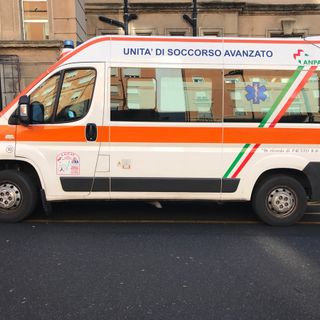 Esplode finestrino di un autubus di linea, ferite lievemente due passeggere