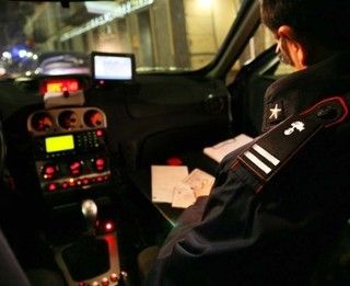Da in escandescenza in un bar di Novara e ferisce un carabiniere, arrestato