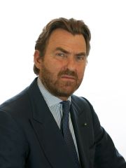 Ponte lungo per 21,3 milioni di italiani, con un giro d'affari stimato di 8 miliardi. Federalberghi: dati confortanti, ora centralità al turismo