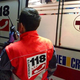 Scontro tra auto e camion sulla autostrada Torino Milano