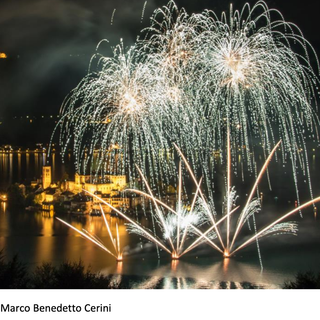 Domenica a Orta San Giulio la serata d'apertura del 'Festival di Fuochi d'Artificio'