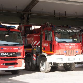 Incidente a Novara: due persone in condizioni critiche, una bambina trasferita in codice rosso a Torino e altri due feriti meno gravi
