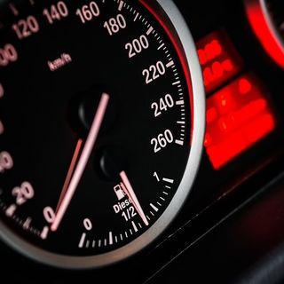 3 anni senza bollo auto per chi compra un mezzo meno inquinante, la Regione dice sì