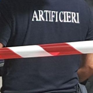 Allarme bomba a Vicolungo: nella scatola sospetta erano contenuti solo alcuni fuochi d’artificio