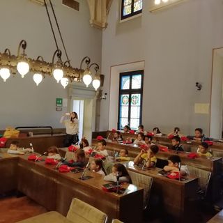 Alla scoperta dell’anagrafe: le classi della “Don Milani” in visita in municipio