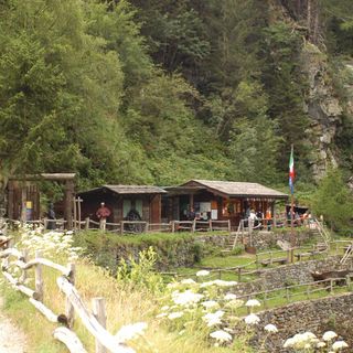 'La via dell'oro', in bici e in cammino da Novara al Monte Rosa: prima edizione dal 15 al 22 settembre