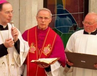 Addio a don Carlo Crevacore, per 30 anni parroco a S. Marco di Borgomanero