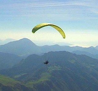 Regione chiede stop a voli parapendio su Monte Bianco