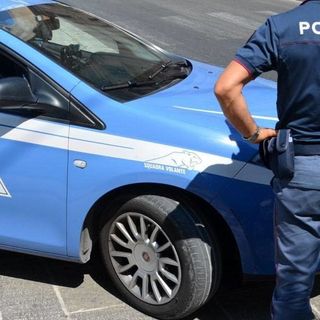 Possedeva precursori per la sintesi di droghe: 23enne arrestato dalla polizia di Novara