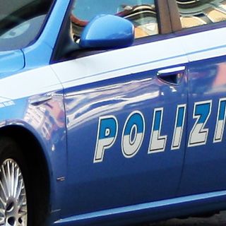 Donna si butta nel canale, salvata dalla Polizia di Stato