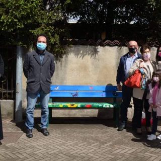 È stata inaugurata la nuova panchina di Cameri