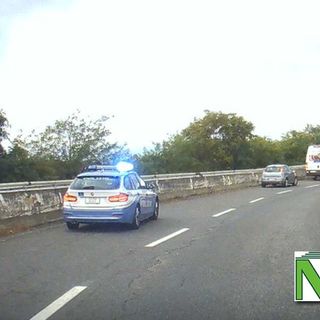 Coppia di amici cadono con la moto all'imbocco della Supestrada, trasportati feriti in ospedale