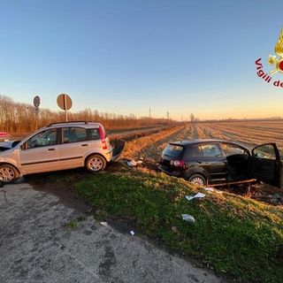 Incidente a Trecate, I Vigili del Fuoco liberano una persona incastrata