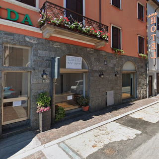 "Racconti di luci e colori": la mostra personale di Adriano Valerio Deandreis ad Arona "Racconti di luci e colori": la mostra personale di Adriano Valerio Deandreis ad Arona