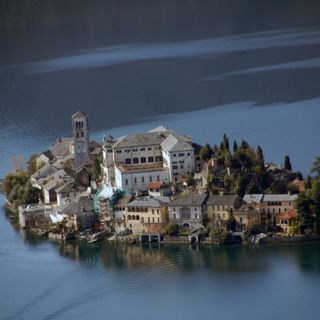 Don Capittini reggerà la parrocchia di Orta San Giulio