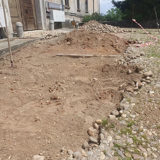 Lavori di manutenzione in Via Castello a Momo
