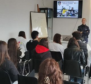 Mobilità elettrica a Trecate: giornata di formazione per gli studenti