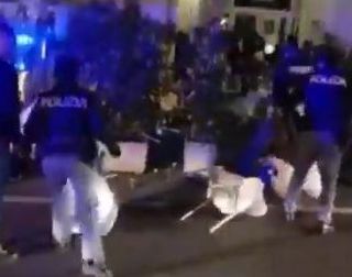 Maxi rissa in Piazza Martiri, la Prefettura annuncia più controlli