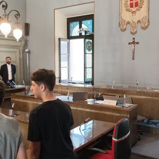 Consiglio Comunale di Novara: l'opposizione non parteciapa al minuto di silenzio per Silvio Berlusconi